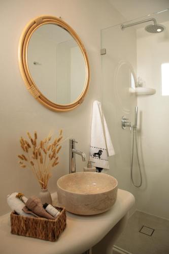 Ένα μπάνιο στο Nymphée Luxury Villas