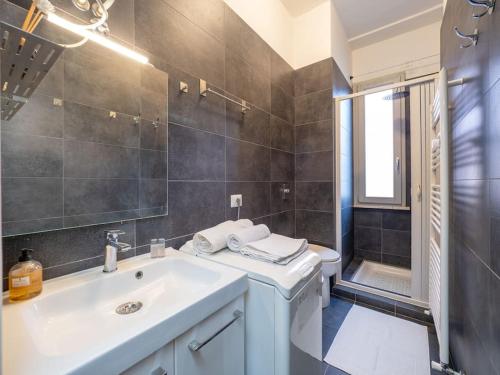 Comfort Business Suite, Wi-fi & 3 stops from Duomo
