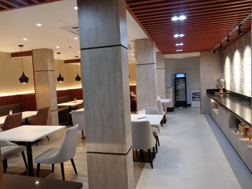 Gallery image of Mc Hotel Fairview in Manila