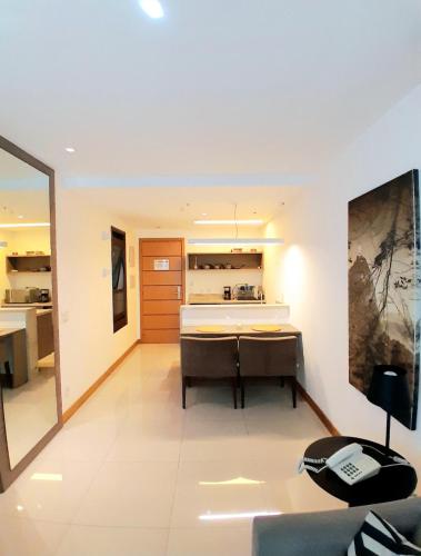 Televisyen dan/atau pusat hiburan di APARTAMENTO GRAND MIDAS CONVENTION Samba Rio