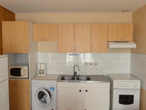 Photo de la galerie de l'établissement Maison calme proche plage, animaux admis, parking - FR-1-323-376, à Saint-Hilaire-de-Riez