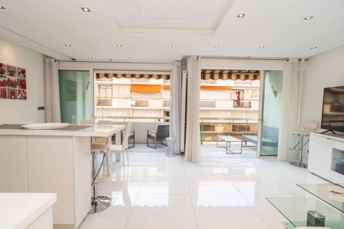 Croisette 1 mn 2 BR w/ terrace Olam Properties