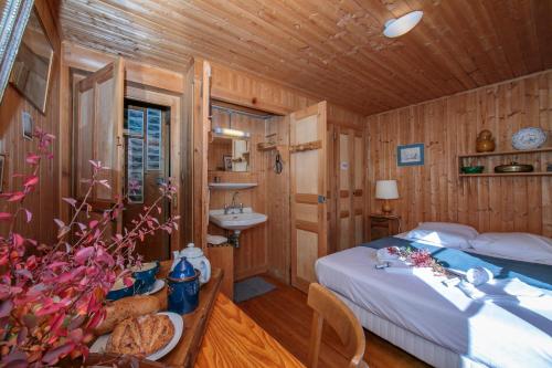 Chalet L’eau vive Near ski 3BR for 6 - Happy Rentals