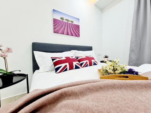 صورة لـ 8 Guest Cozy 3 Room Koi Kinrara Suite, IOI Puchong, Bukit Jalil Pavilion, Bukit Jalil Stadium, Sunway Pyramid, Sunway Lagoon في Kampong Baharu Sungai Way