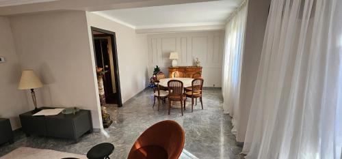 OASIS - Duplex climatisé 100m2, Jardin 150m2, garage individuel clos photo 12