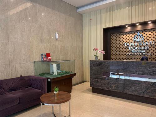 Lobbyn eller receptionsområdet på Capital O 93636 La Grande Apartment By UJM