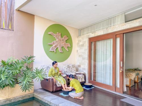 Ruang duduk di The Kasih Villas & Spa