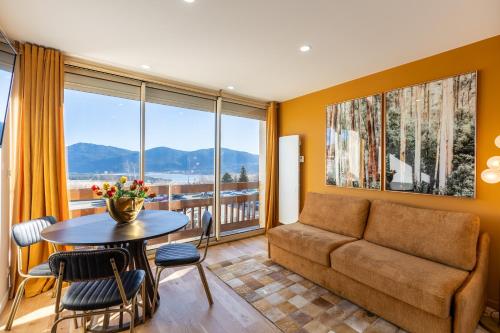 Le Clot Simo - Station des Angles vue montagne