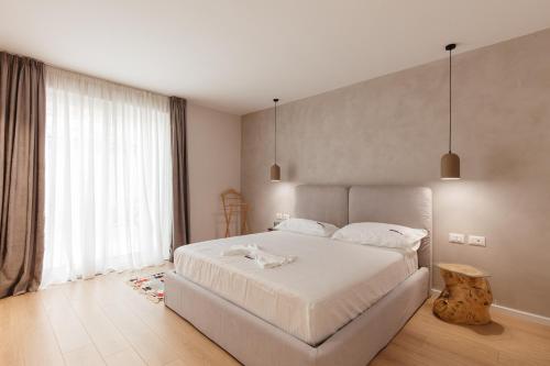 GreyGreen by Holistay