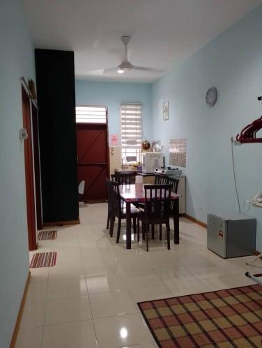 Fotografie z fotogalerie ubytování Ainul 74 Homestay v destinaci Pendang