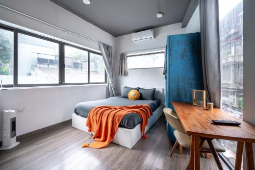 Postel nebo postele na pokoji v ubytování SaziHome Le Thanh Tong Hanoi