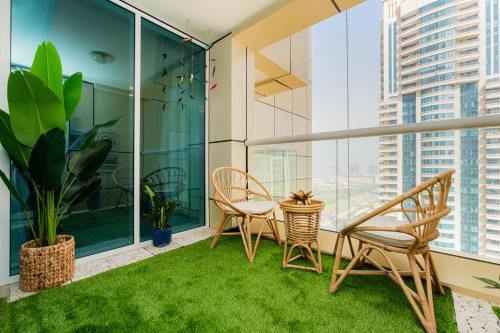 Μπαλκόνι ή βεράντα στο Dubai Marina,JBR -Luxurious 2 BR King Suite