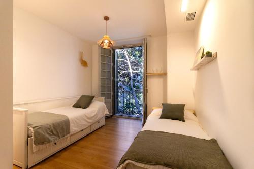 NT Luxury Central Duplex with Terrace & Parking