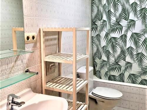 Appartement Cosy à 80m de la Plage avec Climatisation, Wifi, Terrasse et Parking à Roses