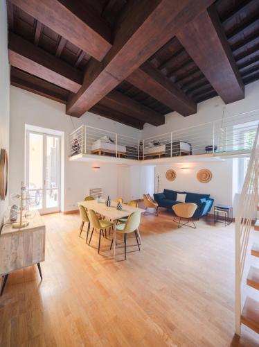 Elegant apartment with patio at Piazza Navona