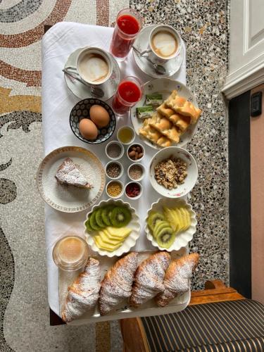 Opções de café da manhã disponíveis para hóspedes em Villa Gelsomino Exclusive House