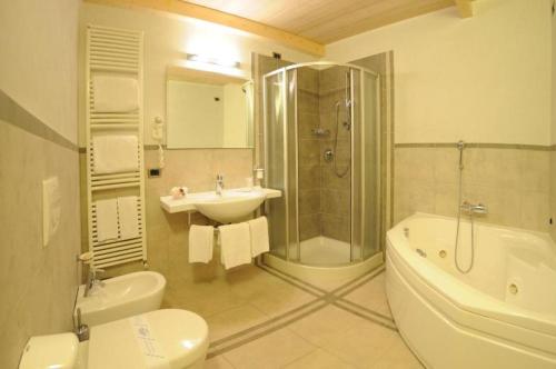 Koupelna v ubytování San Giorgio, Sure Hotel Collection by Best Western