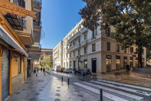 NT Luxury Central Duplex with Terrace & Parking