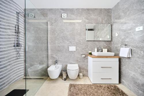 A bathroom at Apartma Morje