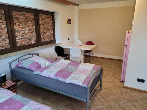Ένα ή περισσότερα κρεβάτια σε δωμάτιο στο Fifties Apartment Bechhofen