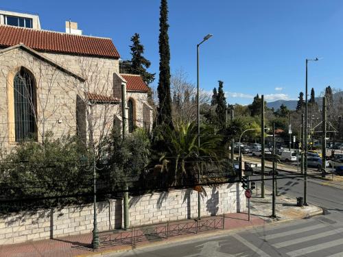 Athenian Gate Residence to Plaka