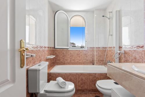 Lovely 2-Bed 10 mins walk from Puerto Banus photo 3