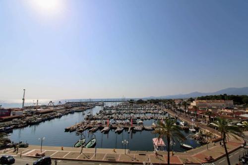 Splendide Vue sur le port St Cyp