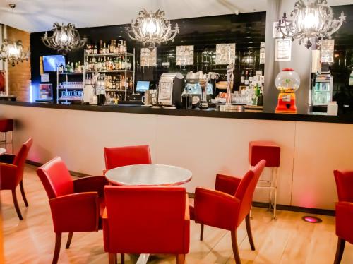 Ο χώρος του lounge ή του μπαρ στο Hotel Princesa Parc Excellence