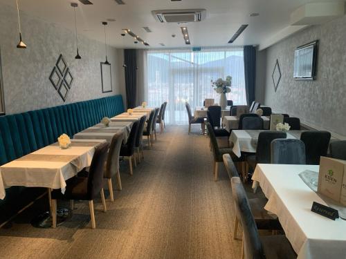 Restoran või mõni muu söögikoht majutusasutuses Hotel Eden