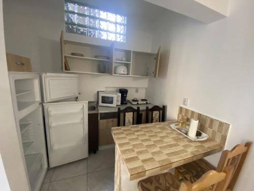 Nhà bếp/bếp nhỏ tại Vila Leul