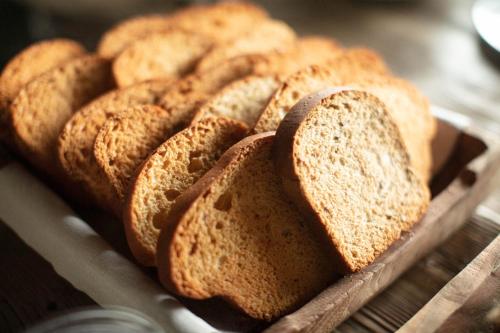 a group of slices of bread on a cooling rack at Aquapetra Resort & Spa in Telese