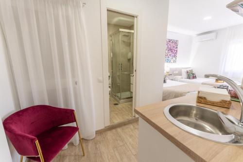Ένα μπάνιο στο Urban Rooms B&R