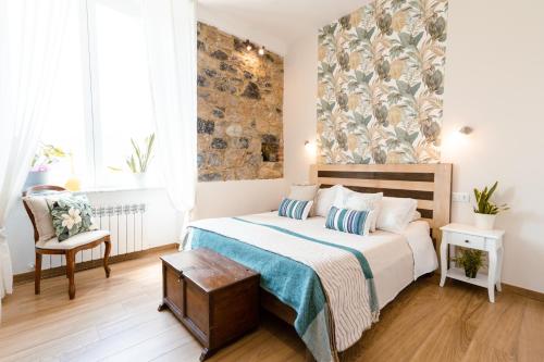 Una cama o camas en una habitación de The Railway 74