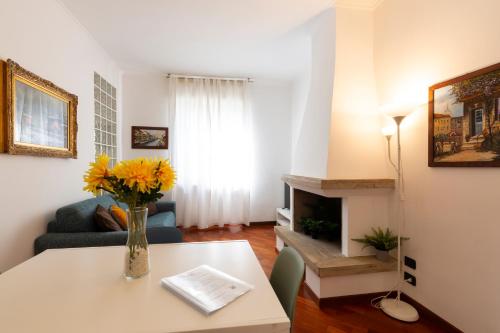 The Wall - Top Floor Apartment