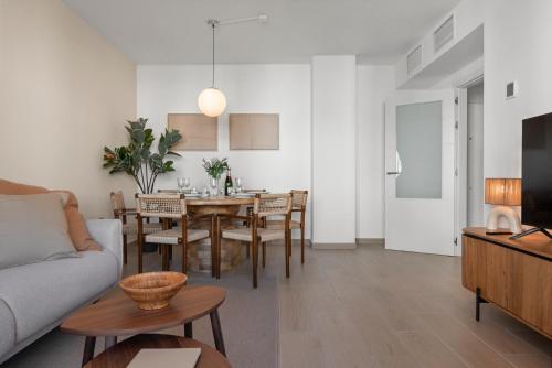 Nohemi - elegant city and beach apartment
