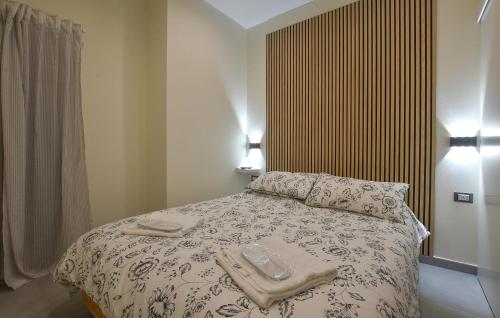 Postel nebo postele na pokoji v ubytování Stunning Home In Catania With Sauna