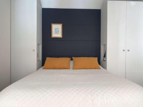 Posteľ alebo postele v izbe v ubytovaní T1 Mezzanine Climatisé avec Parking et Wifi à Balaruc-les-Bains - FR-1-553-215