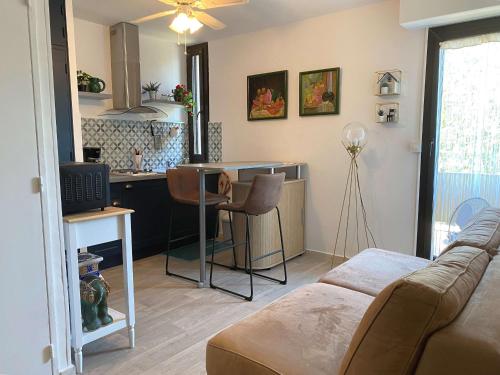 Charmant T2 avec parking à Balaruc-les-Bains - FR-1-553-212