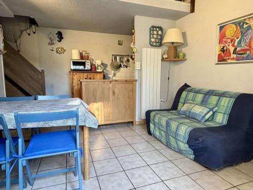 Photo de la galerie de l'établissement Maison 3 pièces avec mezzanine, 6 couchages, proche plage, parking privé, animaux acceptés - FR-1-225-760, à Argelès-sur-Mer