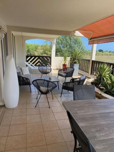 Appart de standing avec piscine