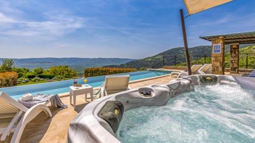 Villa Over The Hilltop – Photos 2