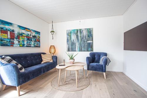 Posezení v ubytování Lovely Apartment In The Heart Of Tórshavn
