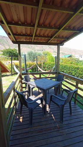 Un balcón o terraza en Los Nopales Glamping