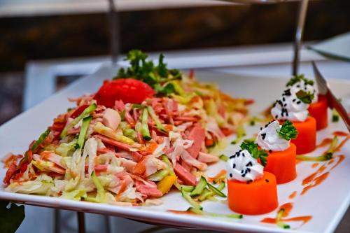 Mad på resortet eller i nærheden