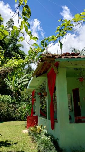 Κήπος έξω από το Lar do tio Roco em paraty