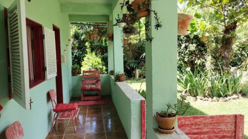 Κήπος έξω από το Lar do tio Roco em paraty