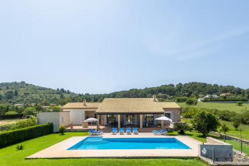 Villa Can Terres, con preciosa piscina y preciosas vistas a la montaña