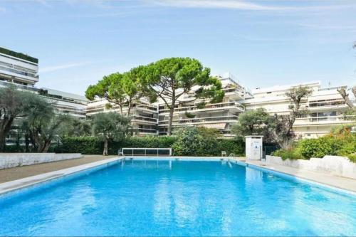 Beautiful flat with Sea View Terrace Pool Parking portative AC- BENAKEY