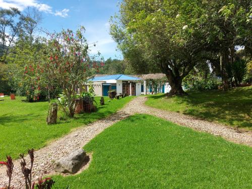 Un jardín fuera de Hacienda Tocarema