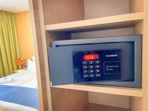 Ένα ή περισσότερα κρεβάτια σε δωμάτιο στο Hotel Bildungsblick